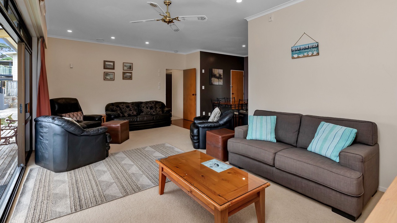Photo of Livingroom in Cable Bay
