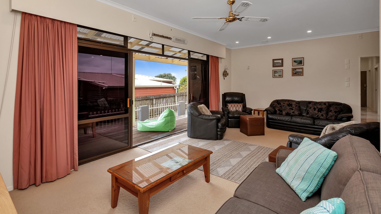 Photo of Livingroom in Cable Bay