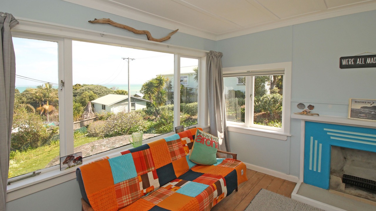 Photo of Livingroom in Surfdale