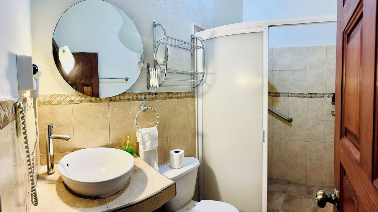 Photo of Bathroom in Luis Jimenez Figueroa