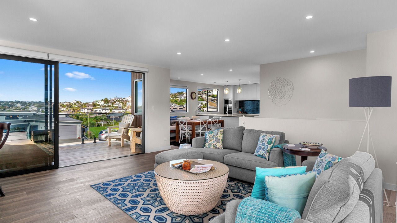 Photo of Livingroom in Snells Beach