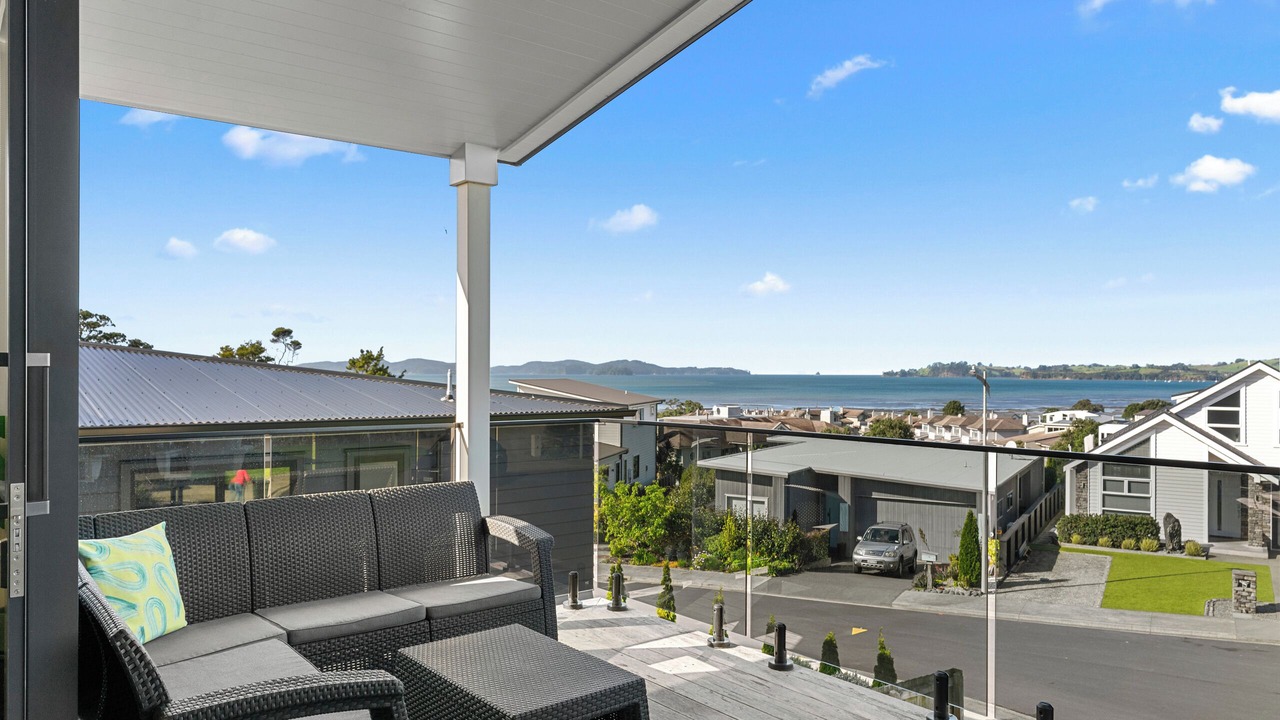 Photo of Patio Balcony in Snells Beach