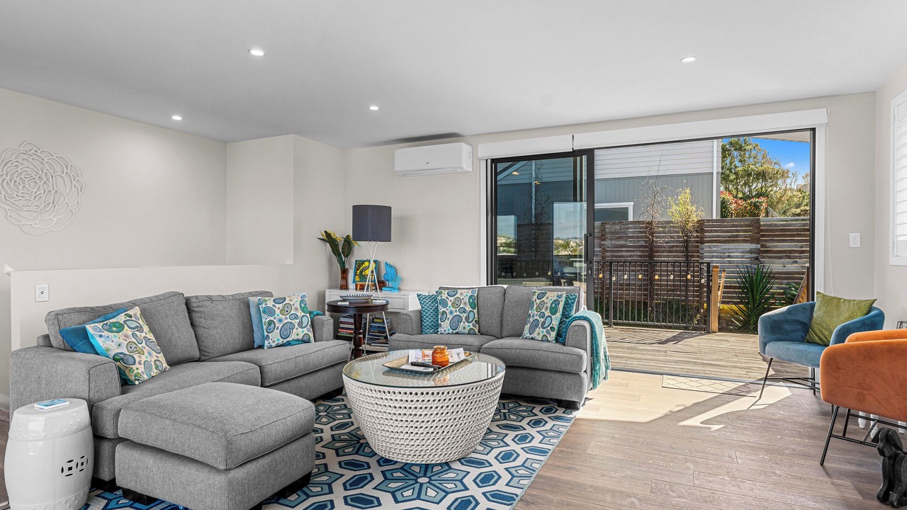 Photo of Livingroom in Snells Beach