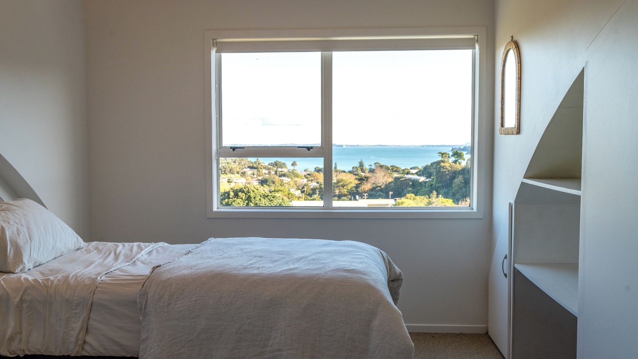 Photo of Bedroom in Surfdale