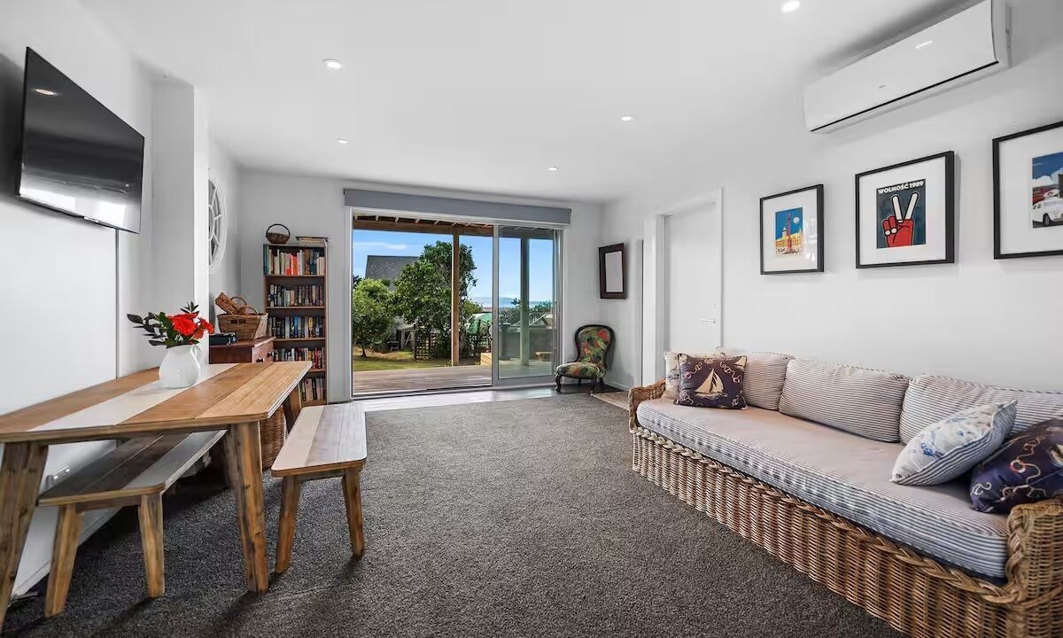 Photo of Livingroom in Whangaparaoa
