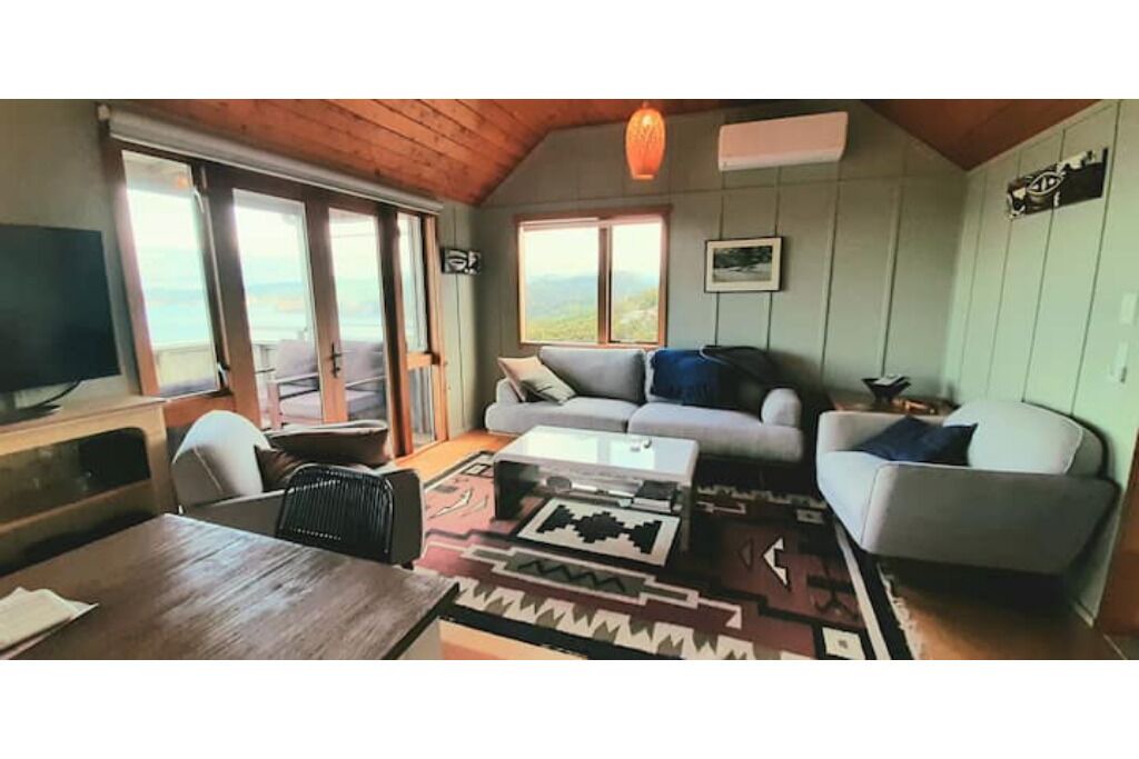 Photo of Livingroom in Tuateawa