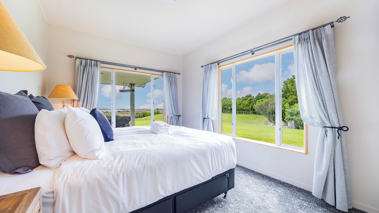 Photo of Bedroom in Clarks Beach