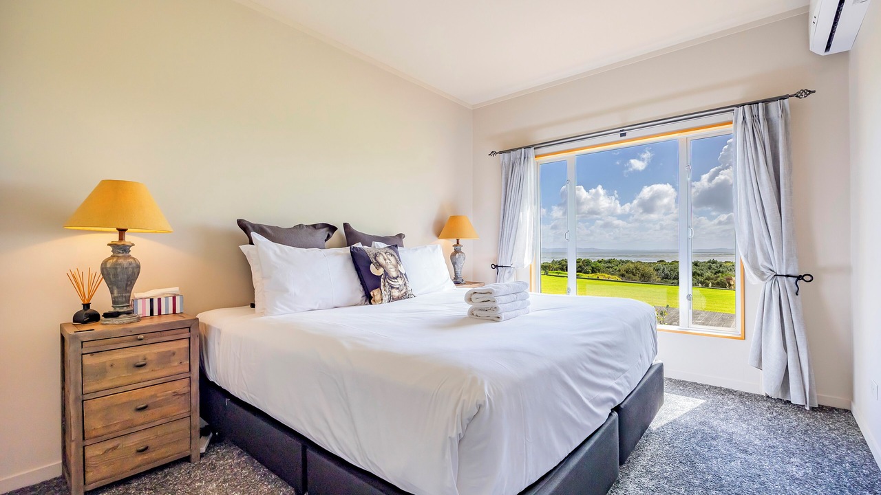 Photo of Bedroom in Clarks Beach