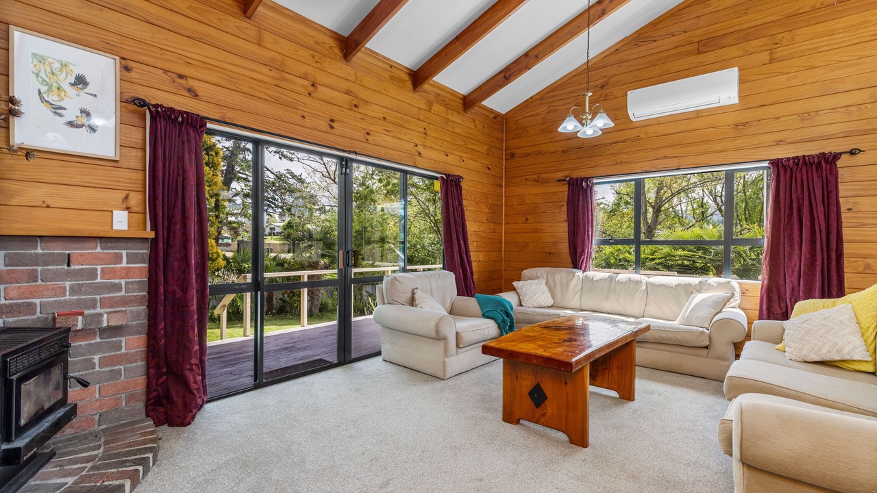 Photo of Livingroom in Waihi