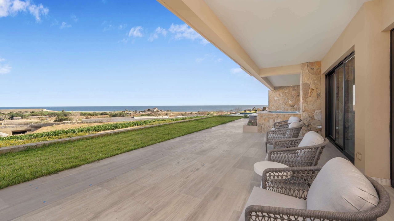 Photo of Patio Balcony in Sunset Beach
