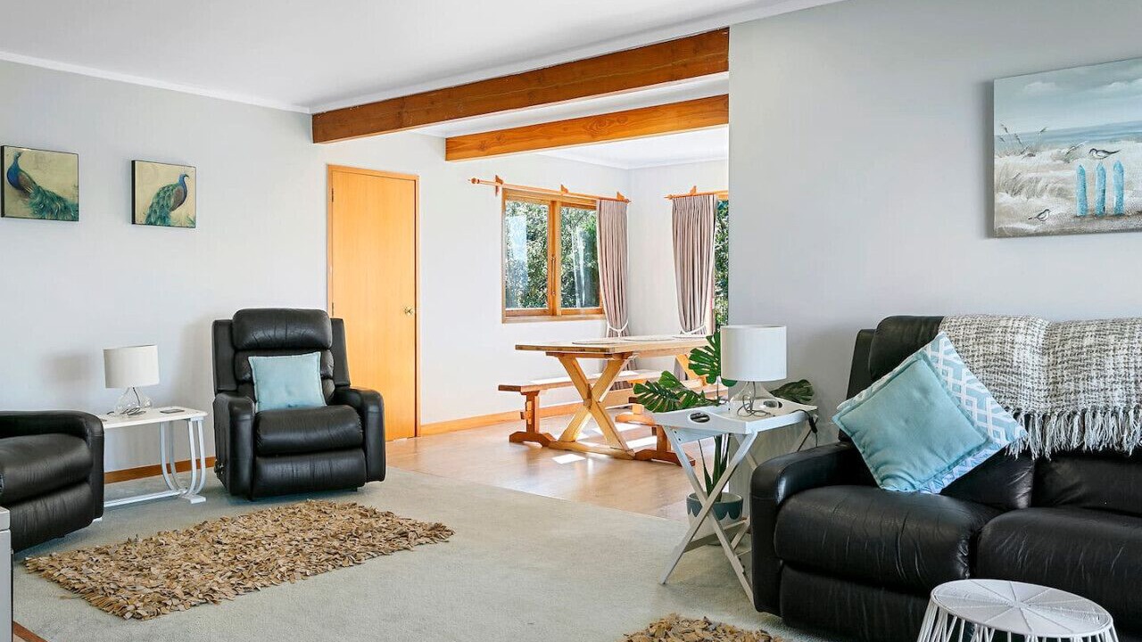 Photo of Livingroom in Acacia Bay