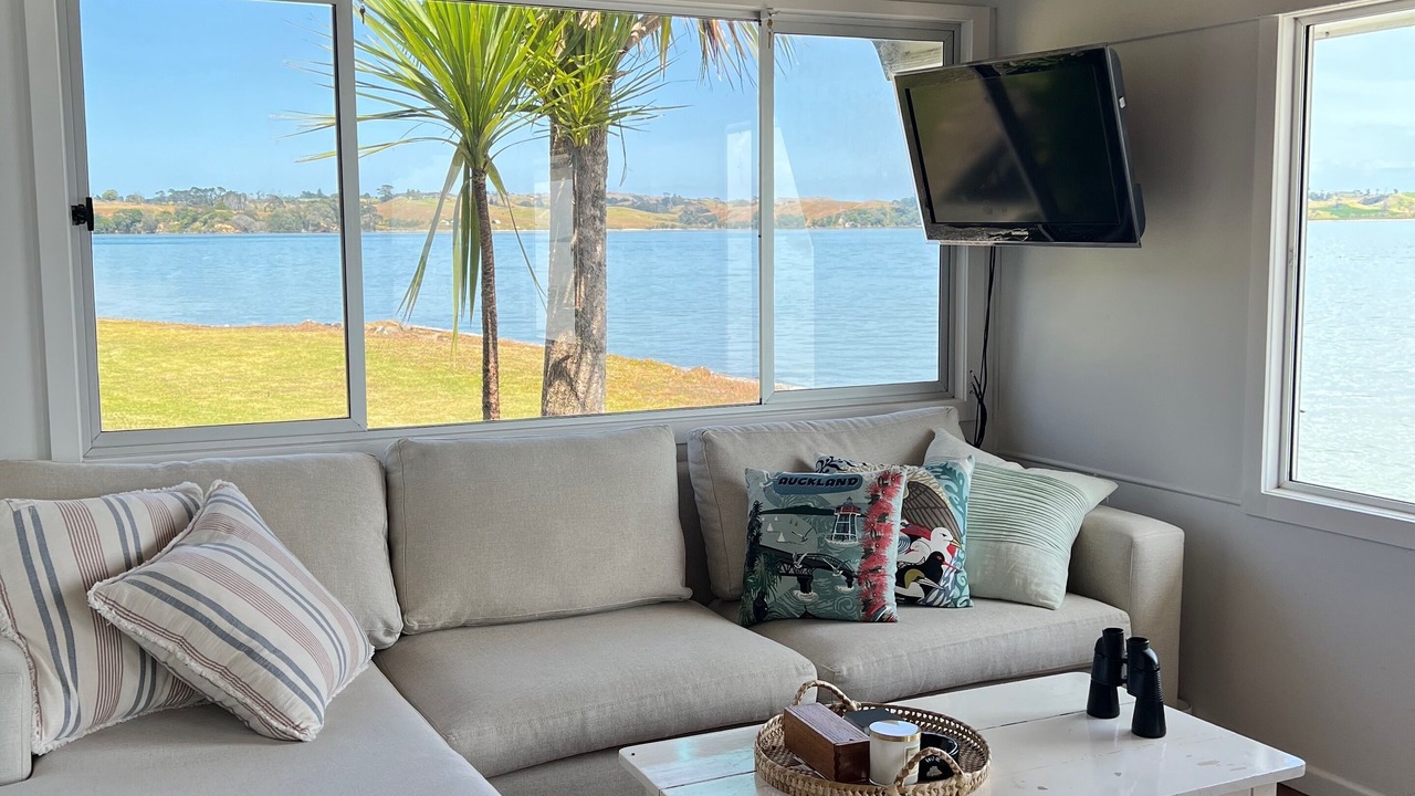 Photo of Livingroom in Clarks Beach