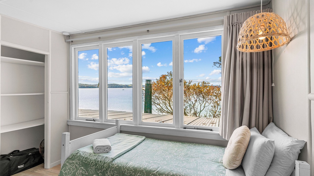 Photo of Bedroom in Snells Beach