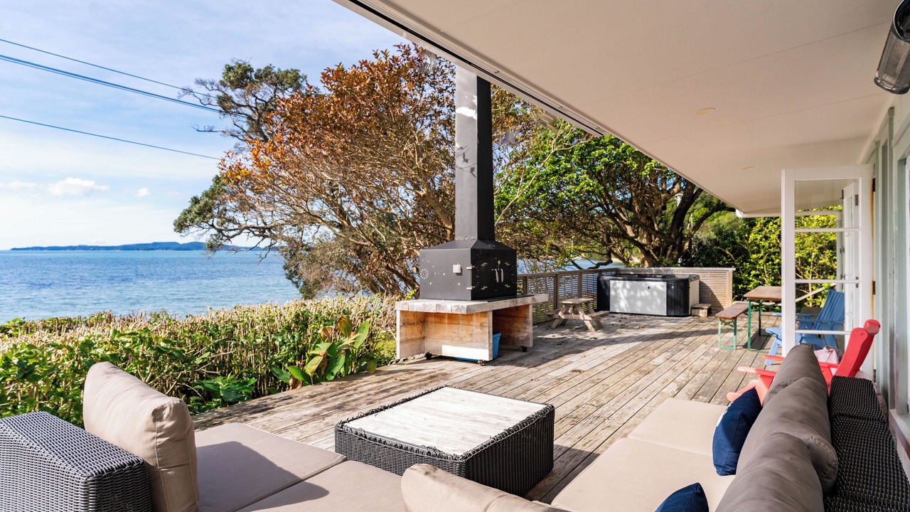 Photo of Patio Balcony in Snells Beach