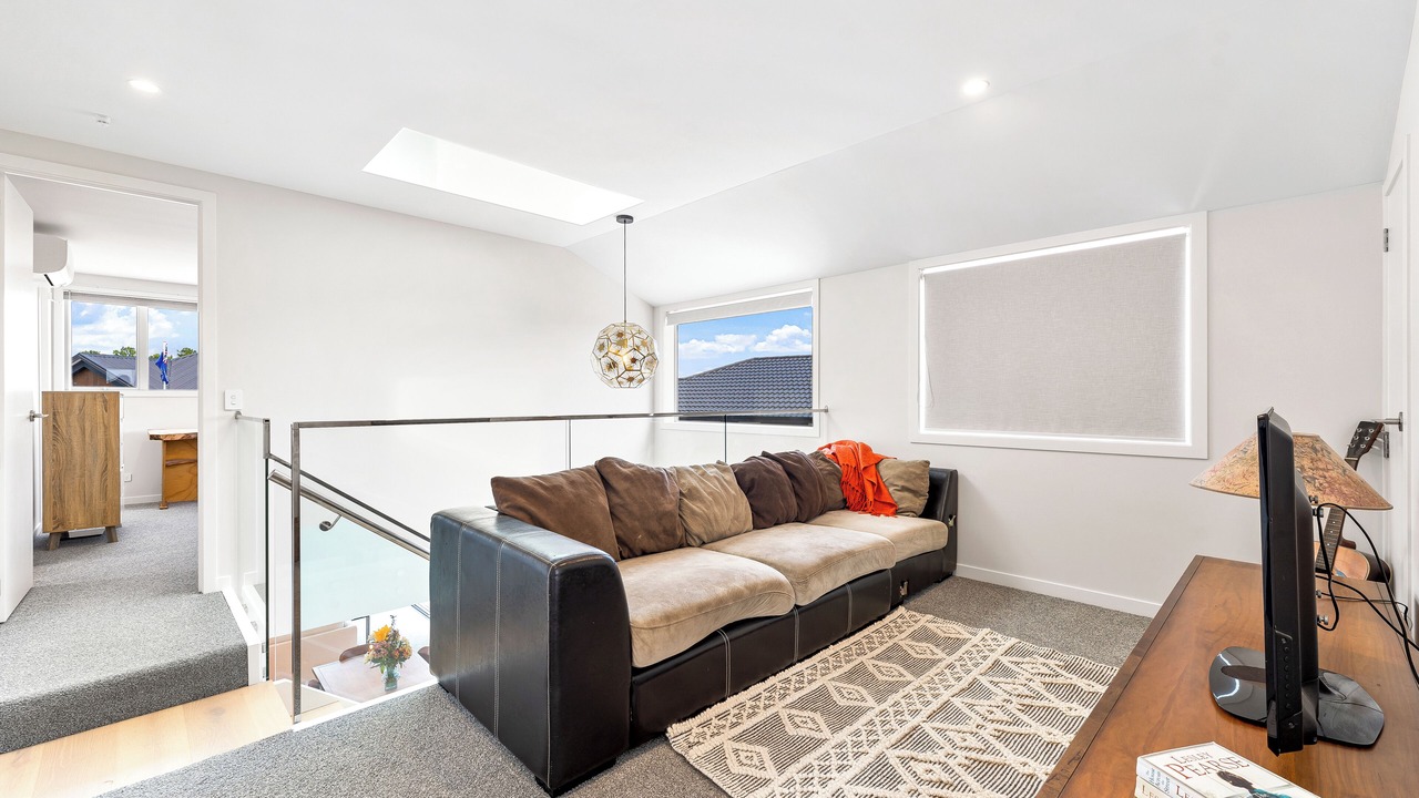 Photo of Livingroom in Snells Beach