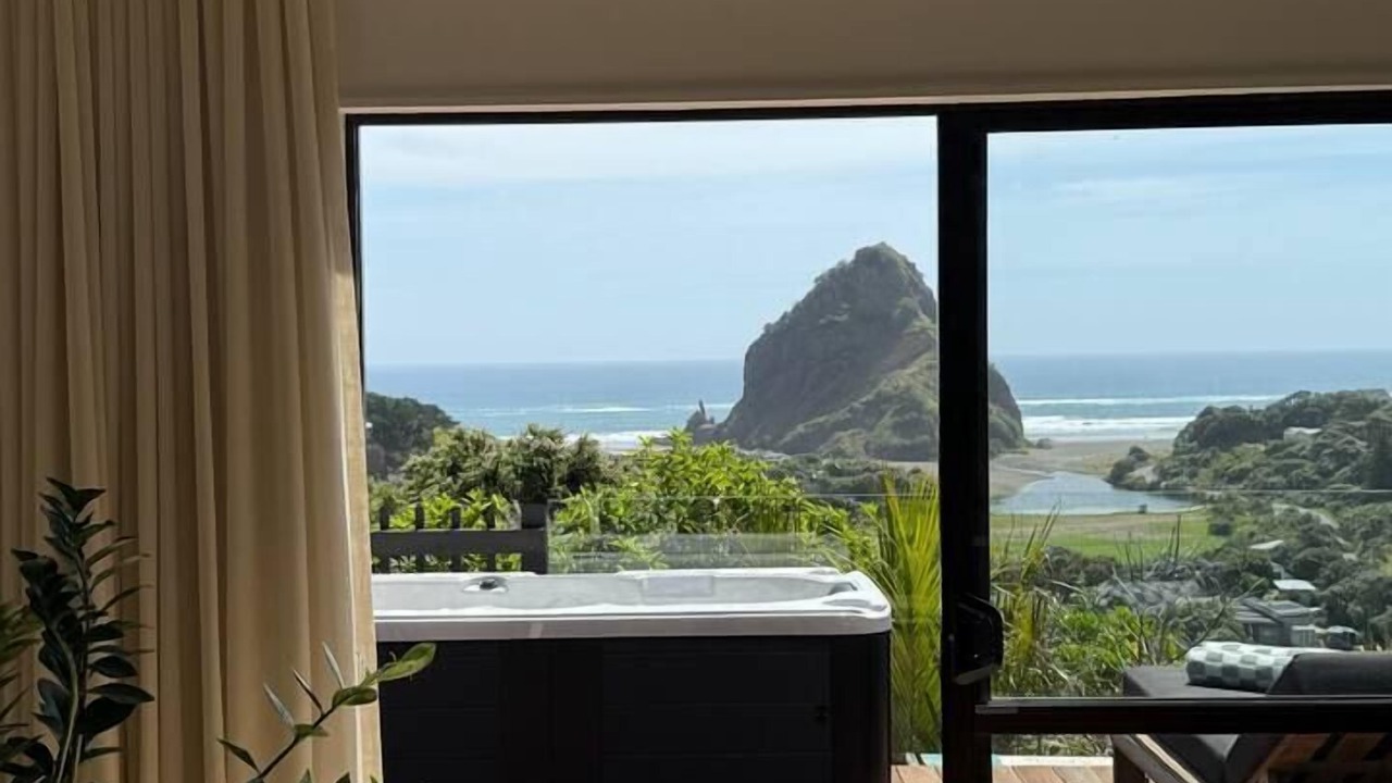 Photo of Others in Piha