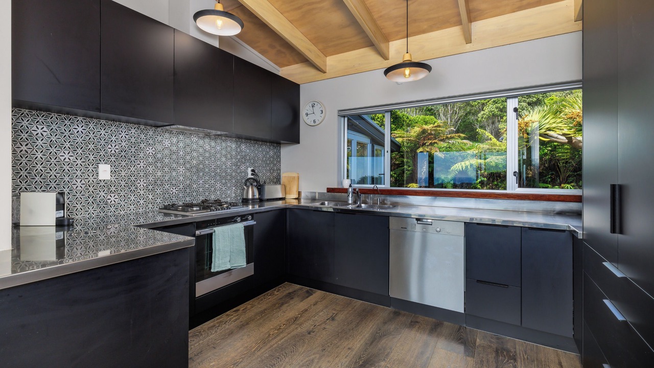 Photo of Kitchen in Kaeo