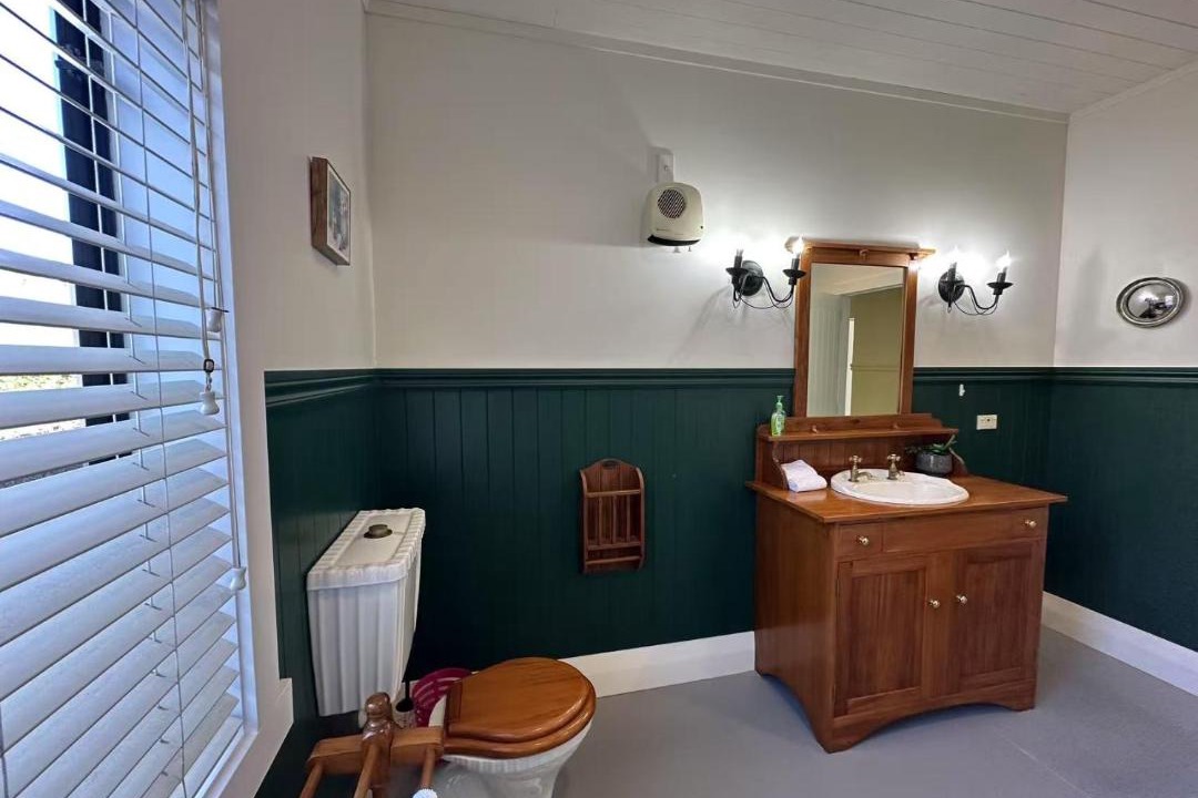 Photo of Bathroom in Tikitere