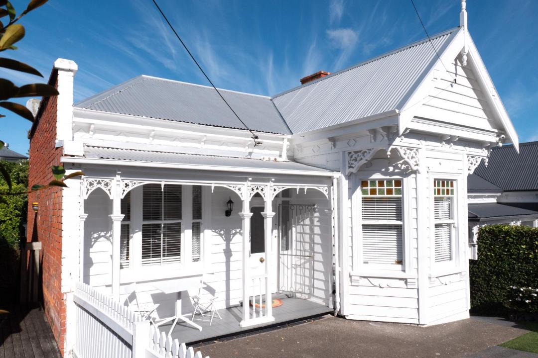 Photo of Others in Ponsonby