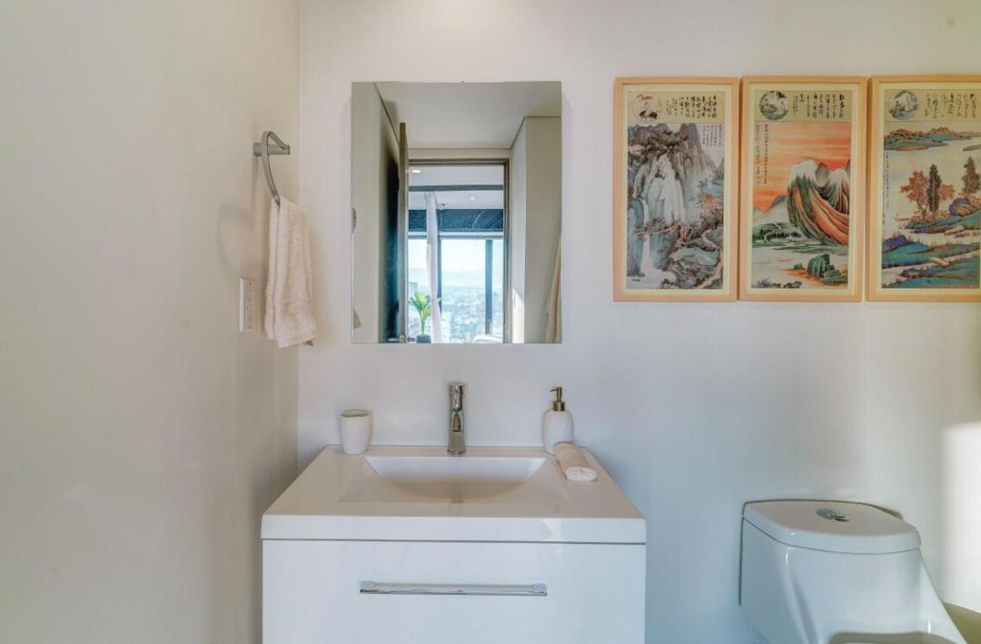 Photo of Bathroom in Anahuac