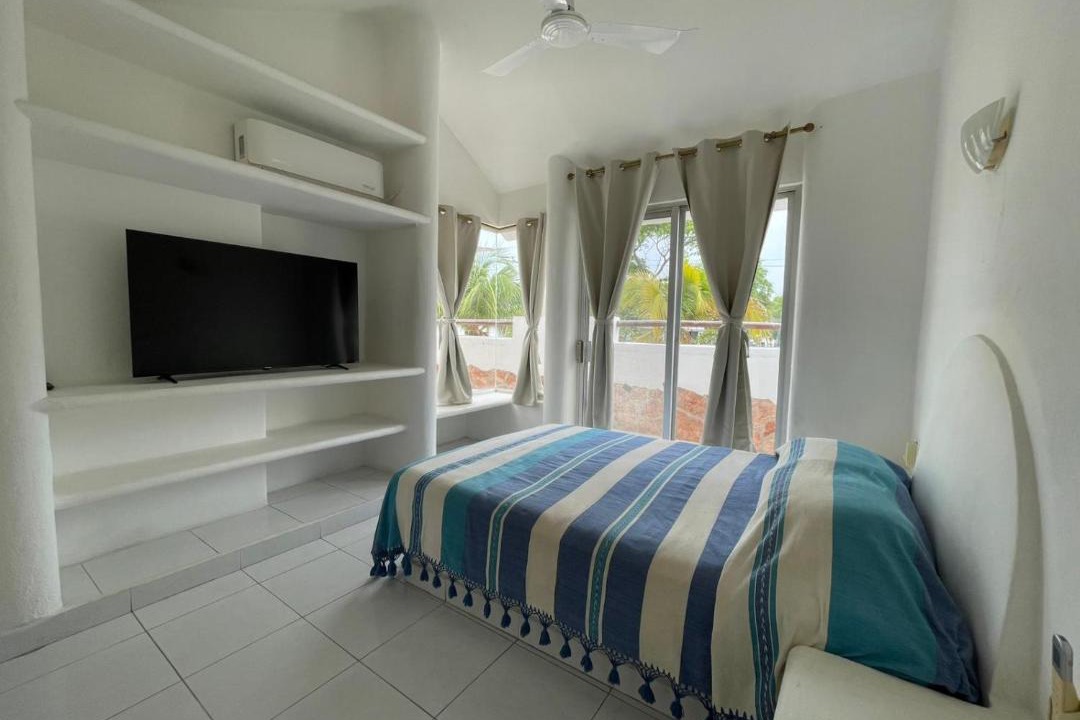 Photo of Bedroom in R