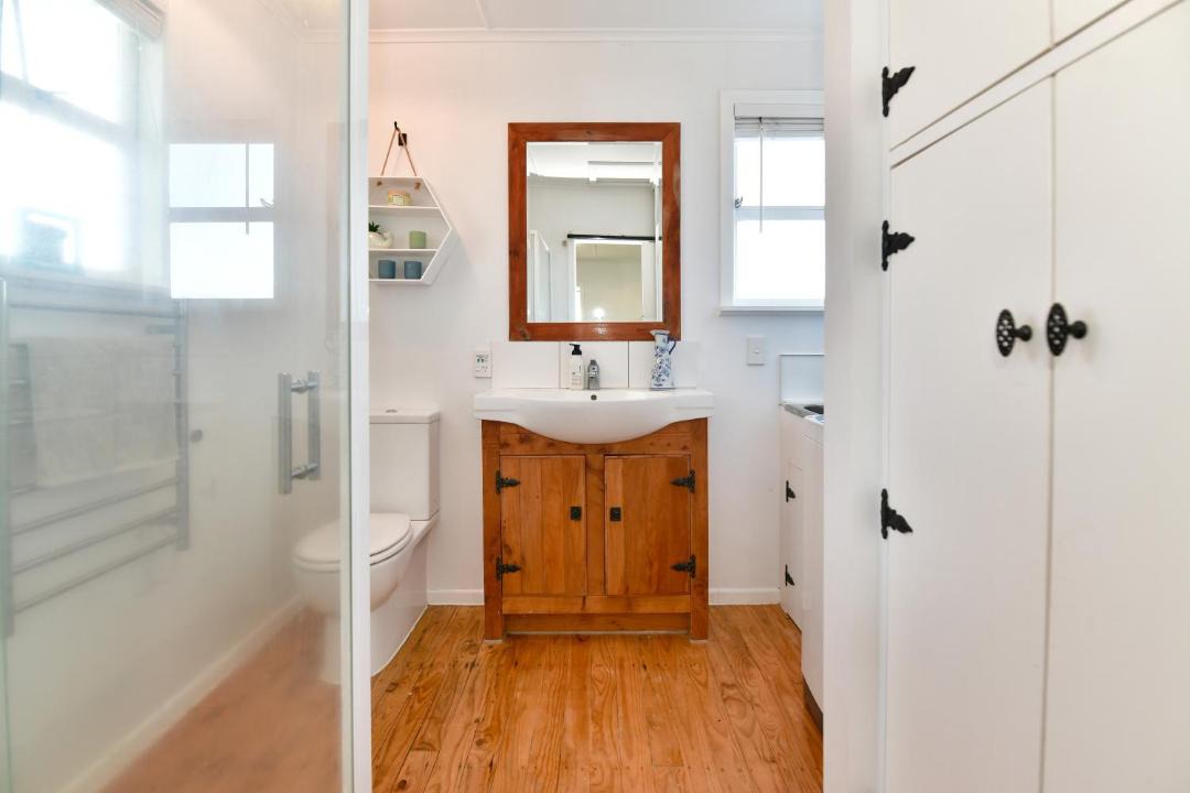 Photo of Bathroom in Snells Beach