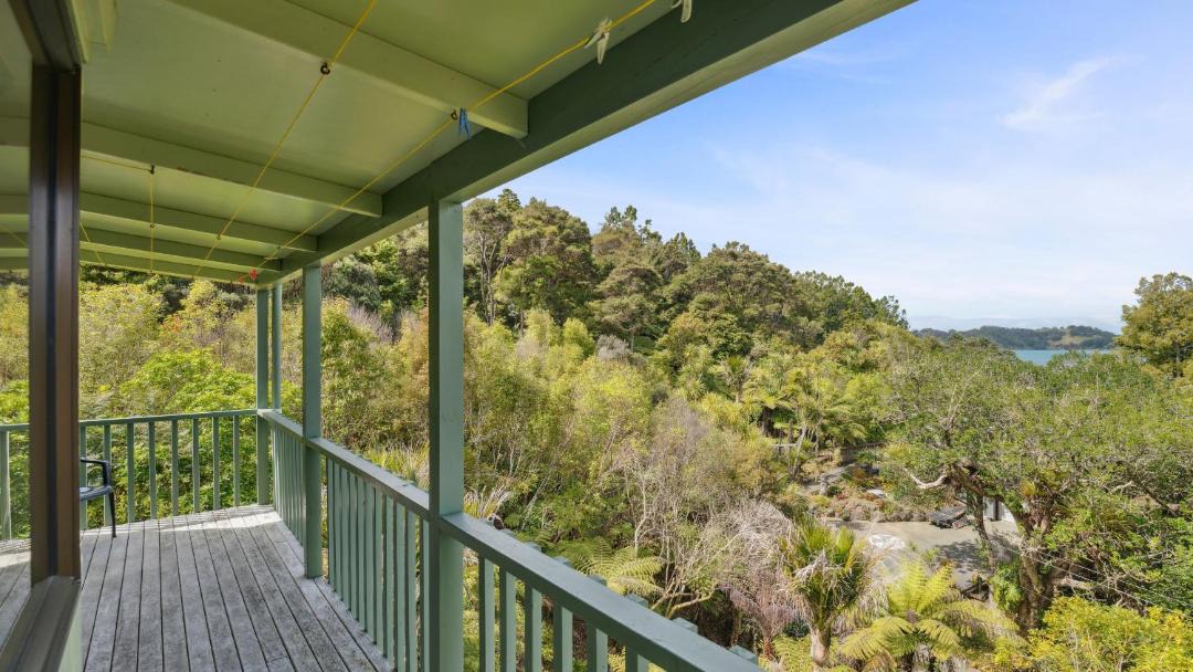 Photo of Patio Balcony in Mahurangi West