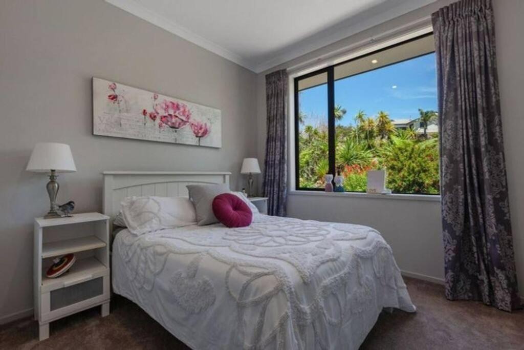 Photo of Bedroom in Cable Bay
