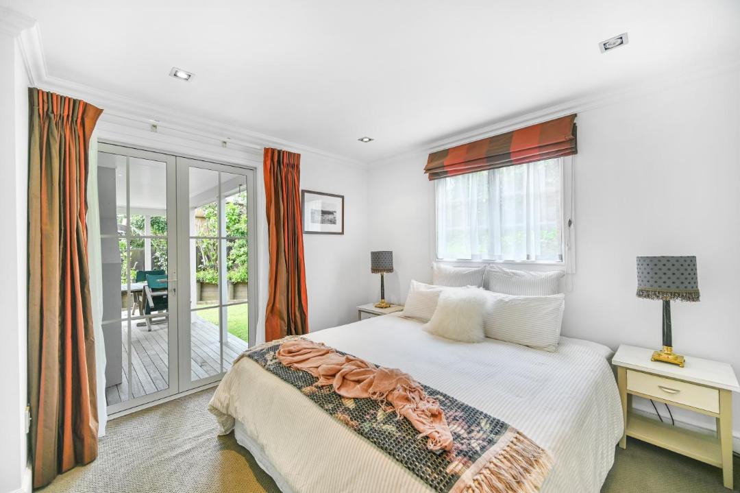 Photo of Bedroom in Russell
