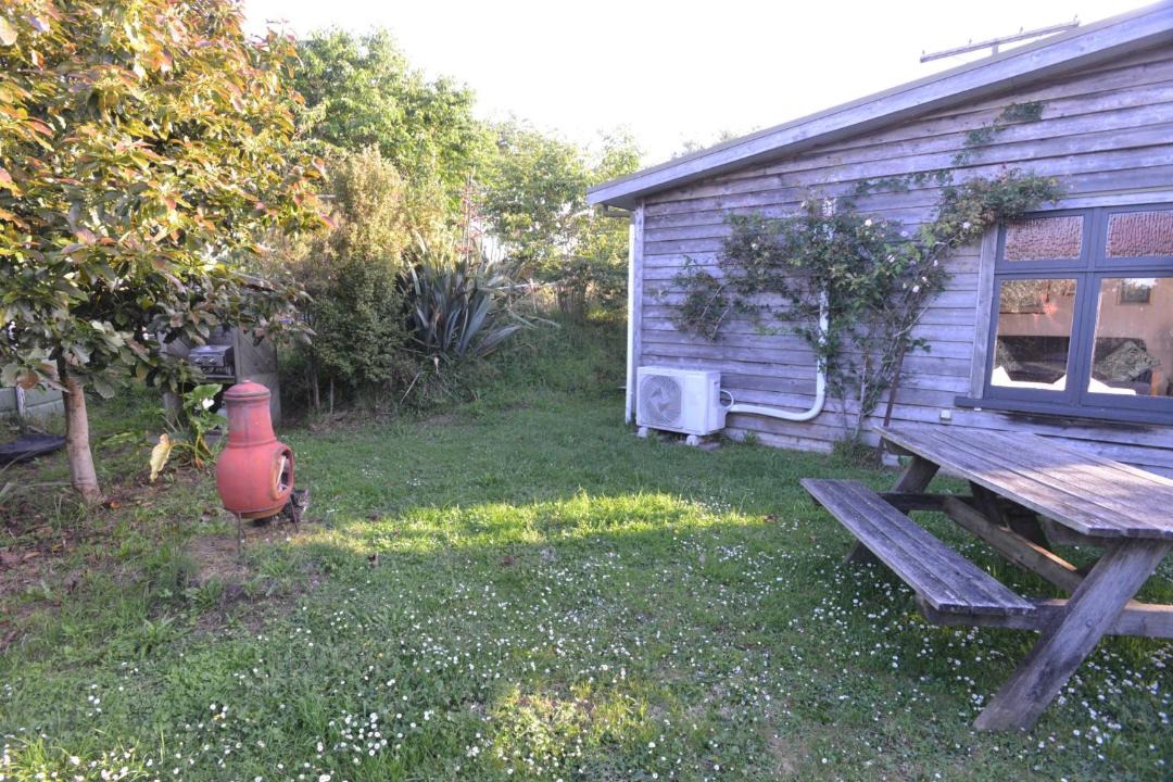Photo of Others in Raglan