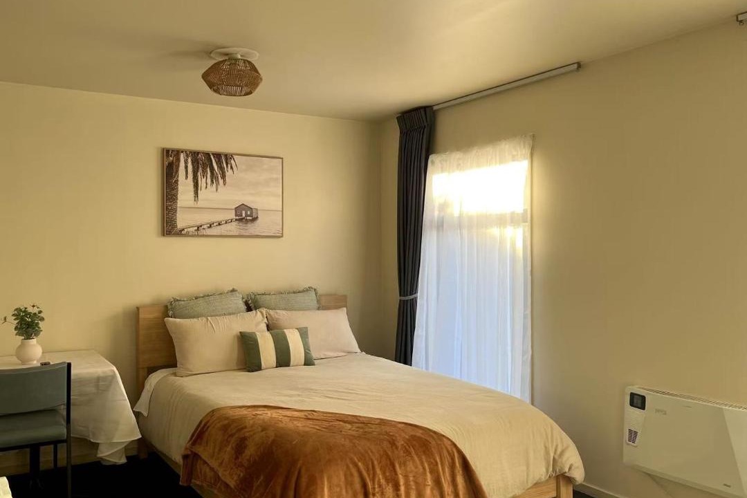 Photo of Bedroom in Redwood