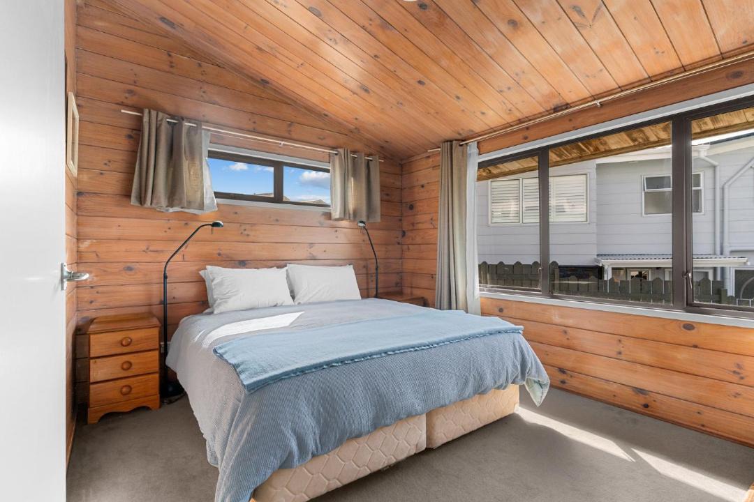Photo of Bedroom in Snells Beach