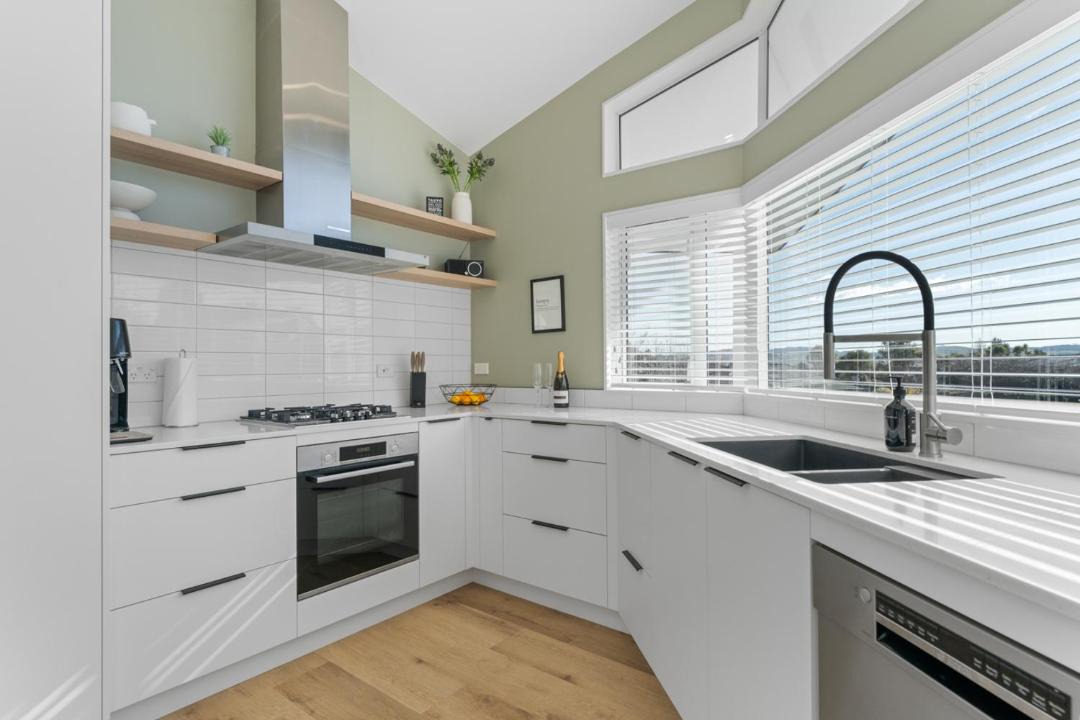 Photo of Kitchen in Waipahihi