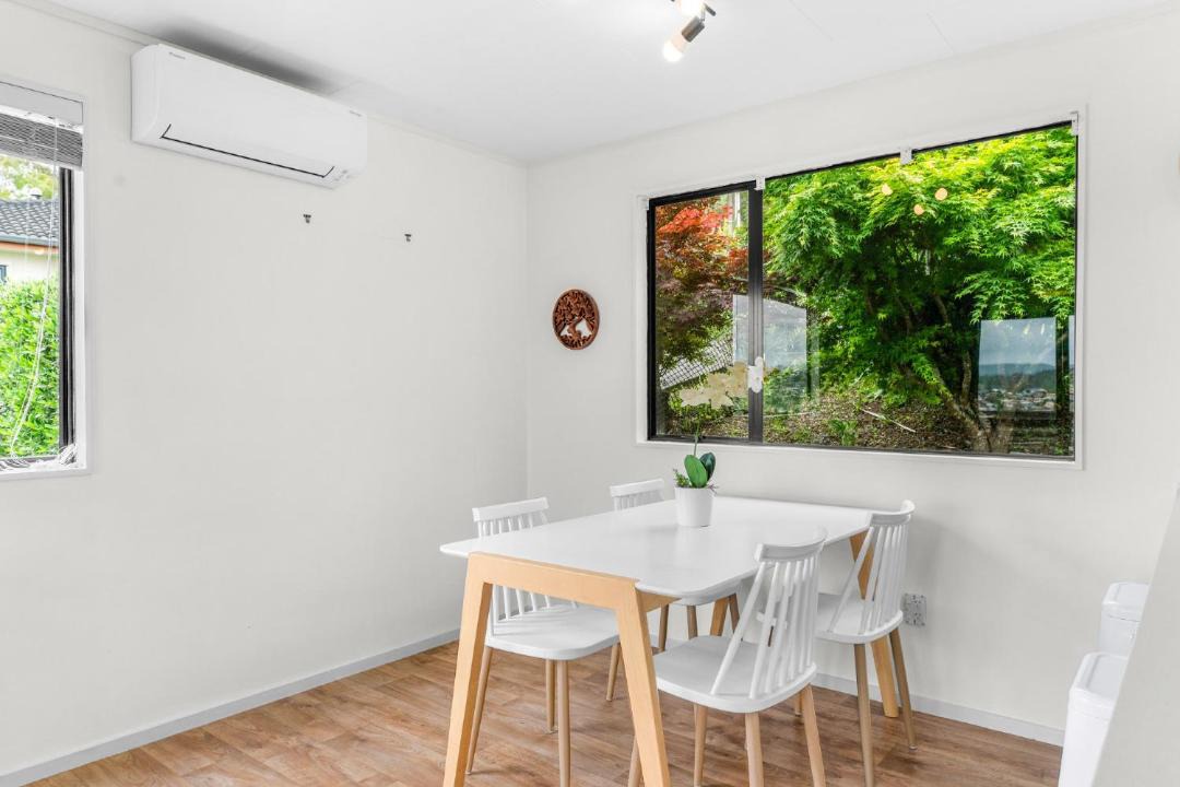 Photo of Livingroom in Snells Beach