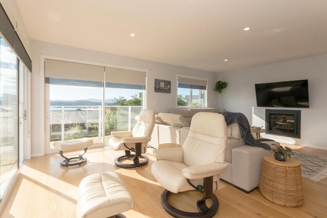 Photo of Livingroom in Cable Bay