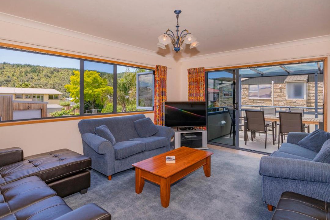 Photo of Livingroom in Whangamata