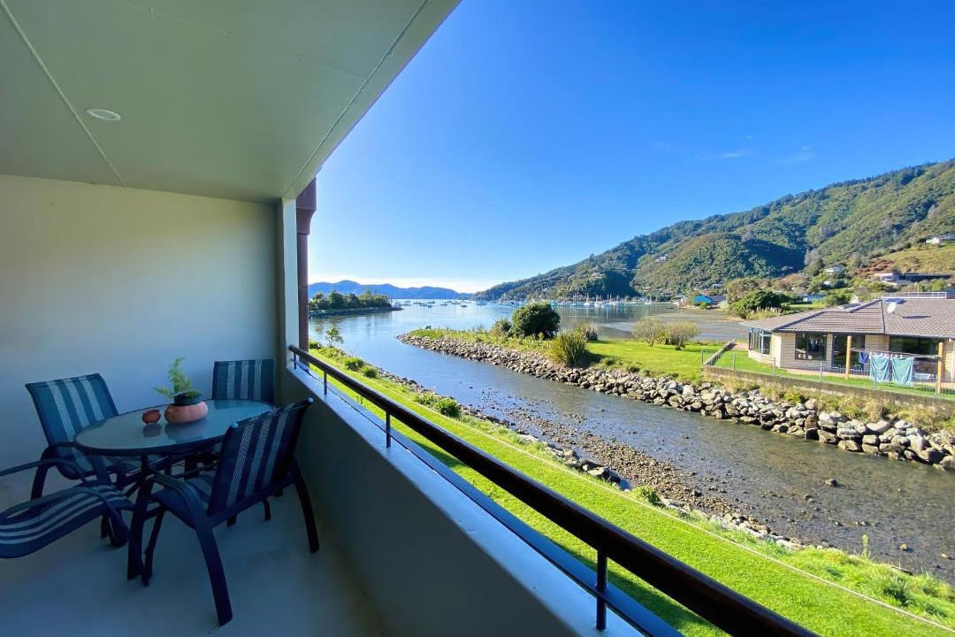 Photo of Patio Balcony in Waikawa Bay