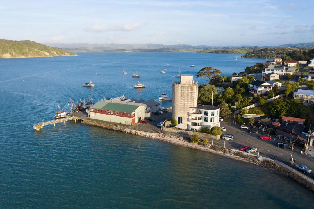 Photo of Others in Raglan