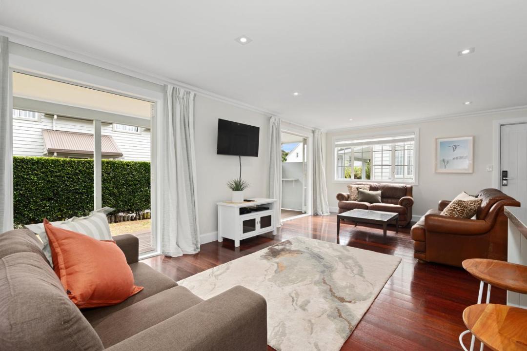 Photo of Livingroom in Russell