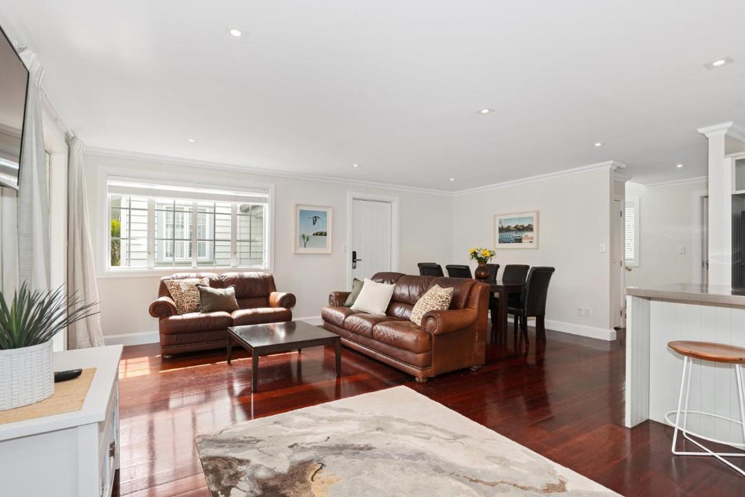 Photo of Livingroom in Russell