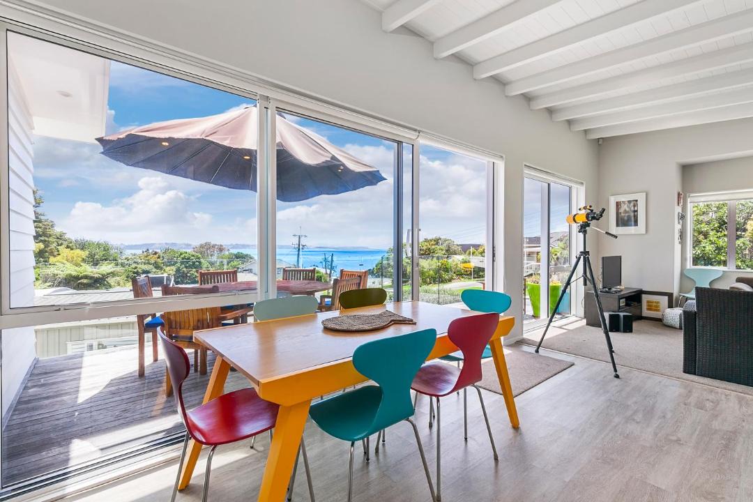 Photo of Livingroom in Algies Bay