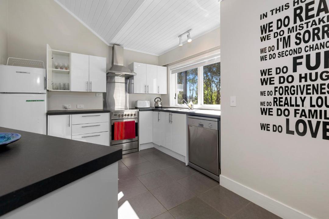 Photo of Kitchen in Snells Beach