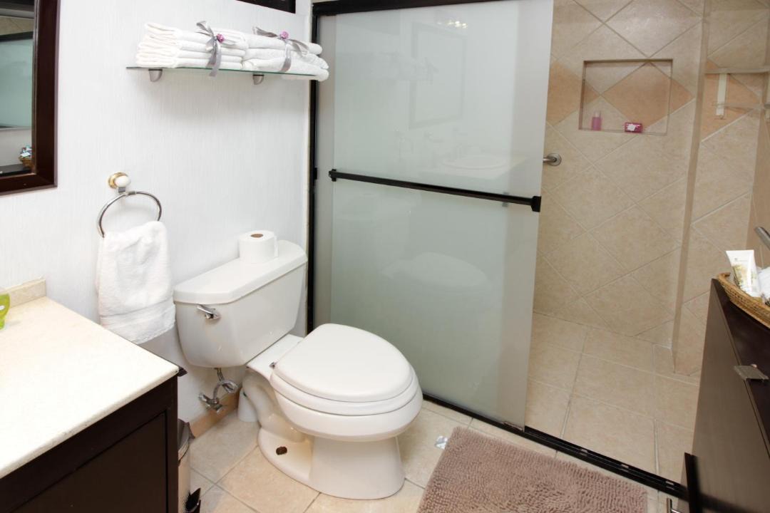 Photo of Bathroom in Del Valle