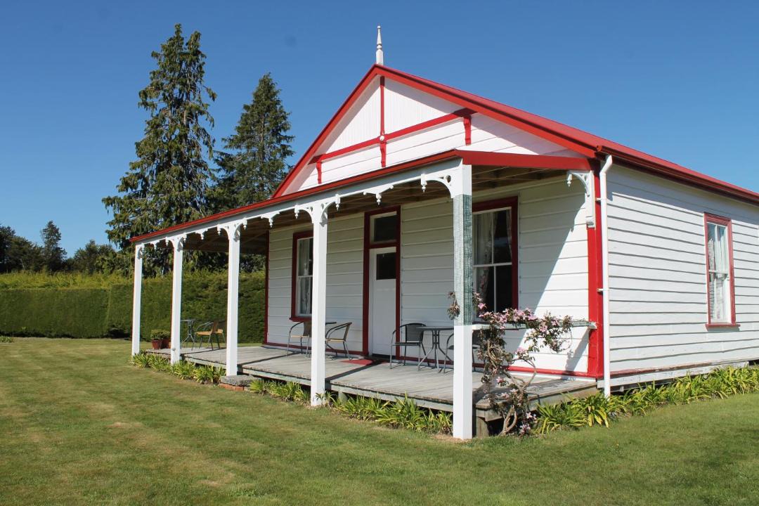 Photo of Others in Manapouri
