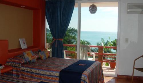 Standard Twin Room with Sea View