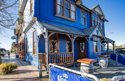 Methven Hotel | The Blue Pub