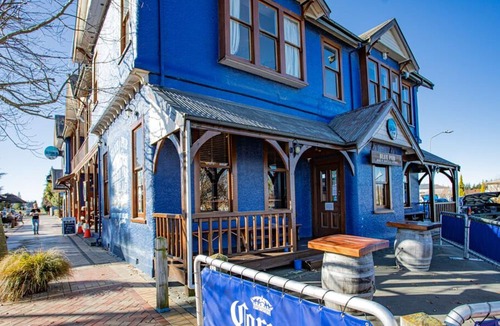 Methven Hotel | The Blue Pub