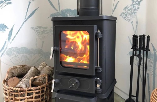 Leigh Cottage | Songbird Cottage - a luxury dog friendly hideaway