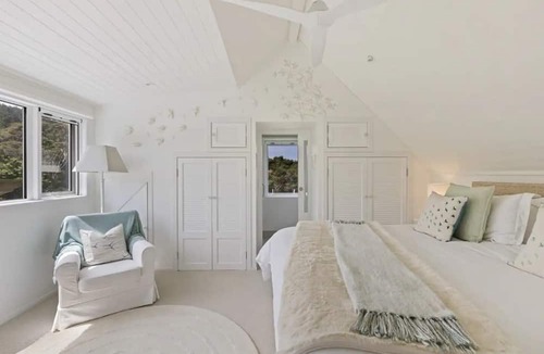Leigh Cottage | Songbird Cottage - a luxury dog friendly hideaway