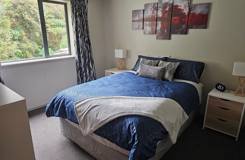 Oban House | Central location, 5 mins to everything. Car can be provided.